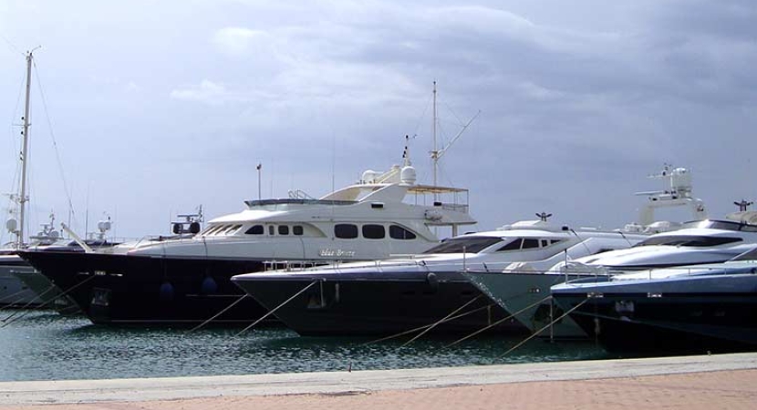 Agios Kosmas Marina